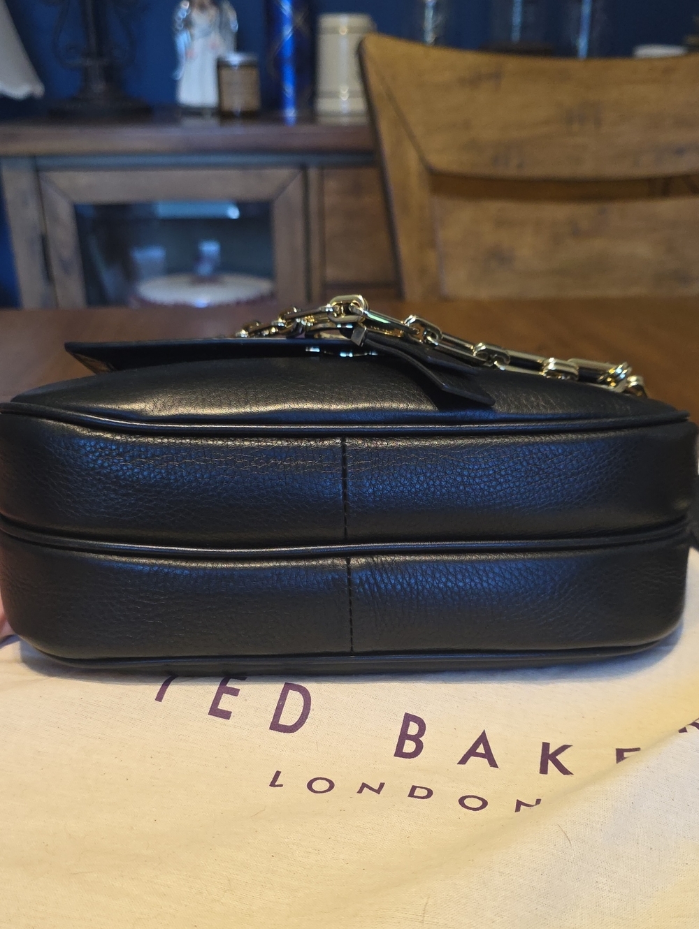 Ted Baker Jjolie Black Leather Crossbody Bag with Gold Chain With Dust Bag - Picture 6 of 16